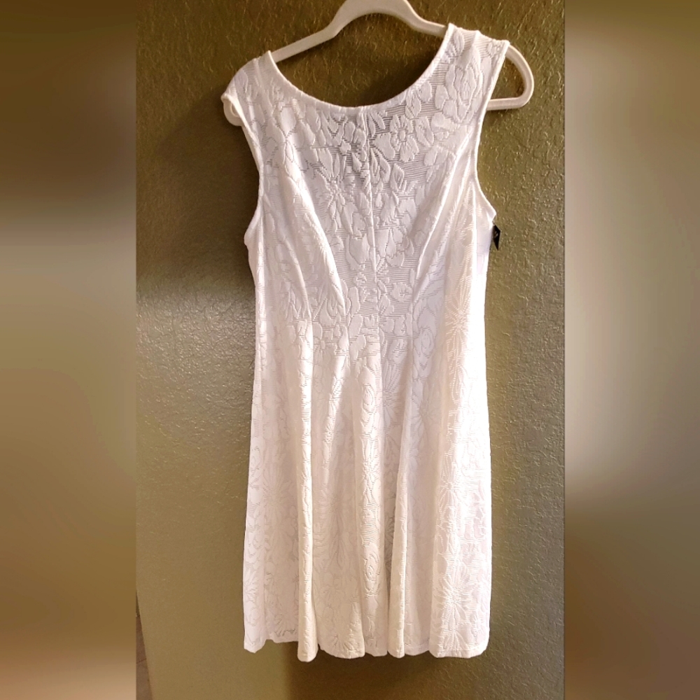 NWT white dress, size 8 (juniors).